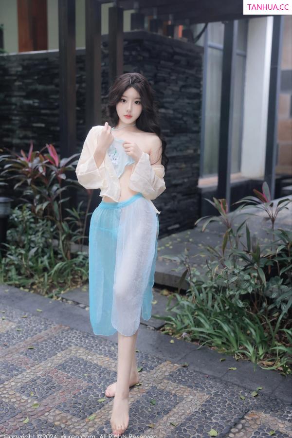   [XiuRen]高清写真图 2024.03.01 No.8168 桃妖夭 妩媚美腿第29张图片